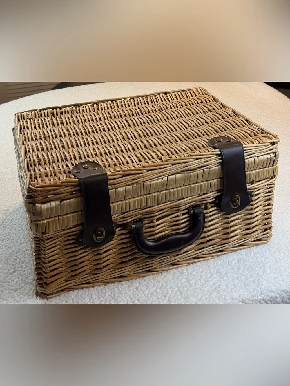 (VTG) Tan/Brown Insulated Woven Rattan Wicker Picnic Basket, OS
